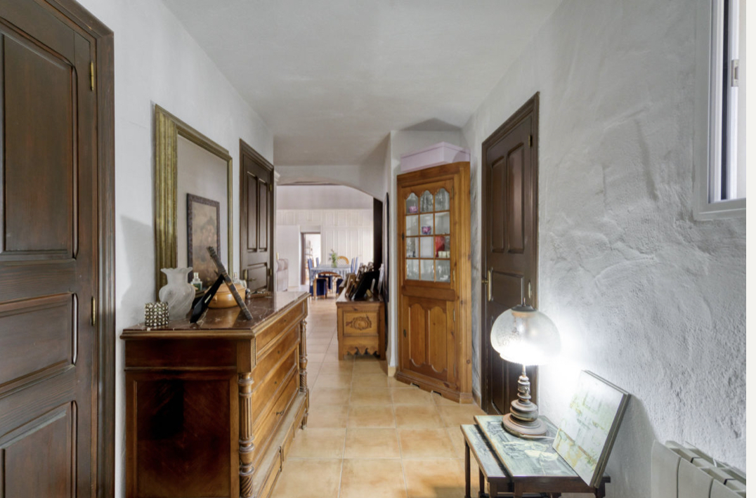 Exklusiv villa med 4 sovrum på 312 m² byggd på en tomt på 1 100 m² i det prestigefyllda området Los Balcones