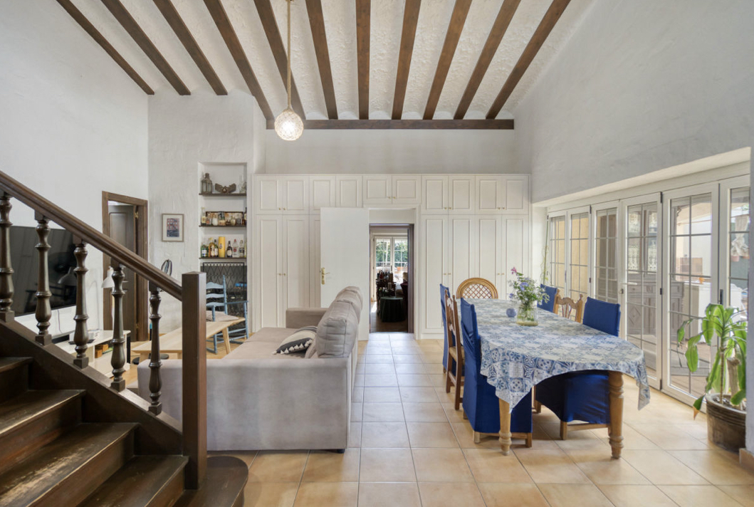 Exklusiv villa med 4 sovrum på 312 m² byggd på en tomt på 1 100 m² i det prestigefyllda området Los Balcones