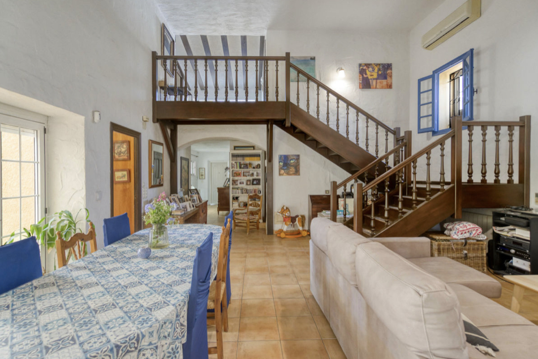 Exklusiv villa med 4 sovrum på 312 m² byggd på en tomt på 1 100 m² i det prestigefyllda området Los Balcones