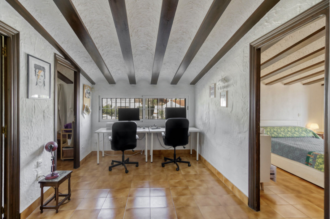 Exklusiv villa med 4 sovrum på 312 m² byggd på en tomt på 1 100 m² i det prestigefyllda området Los Balcones