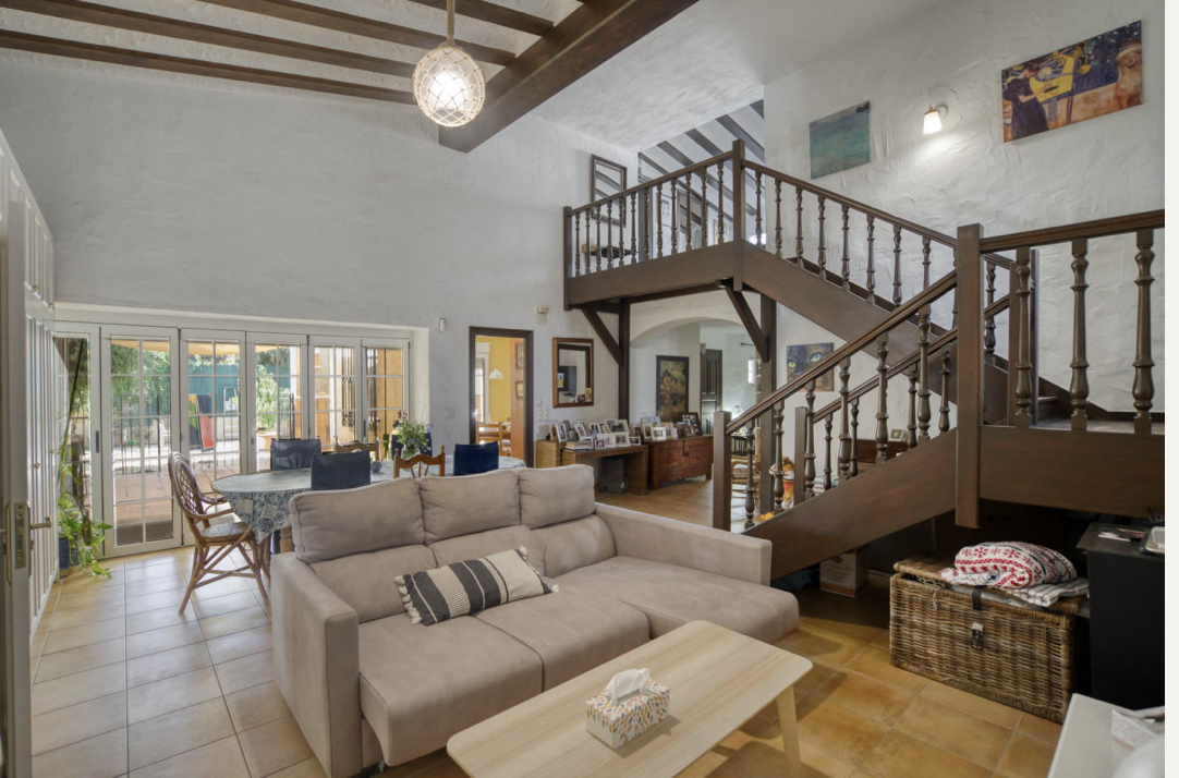 Exklusiv villa med 4 sovrum på 312 m² byggd på en tomt på 1 100 m² i det prestigefyllda området Los Balcones