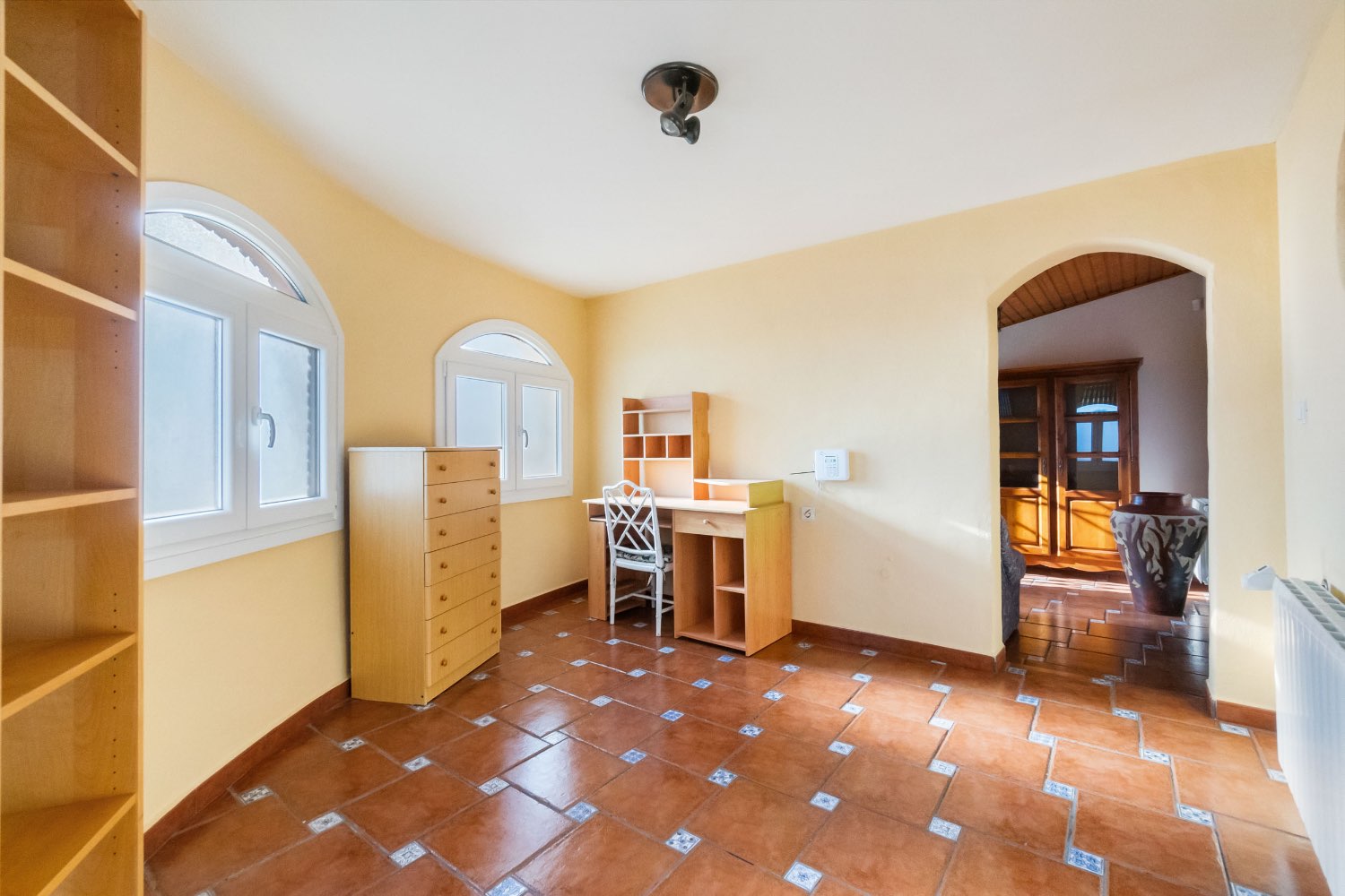 Villa med 4 soverom, 3 bad, garasje, badstue og privat saltvannsbasseng i La Florida Orihuela costa.