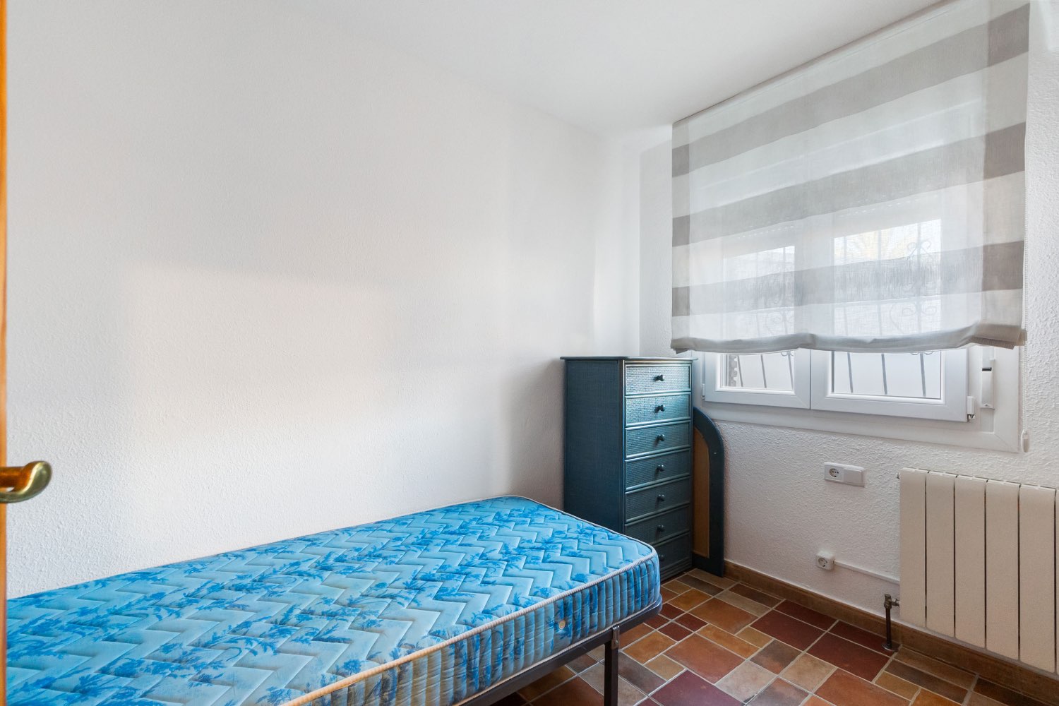 Villa med 4 soverom, 3 bad, garasje, badstue og privat saltvannsbasseng i La Florida Orihuela costa.