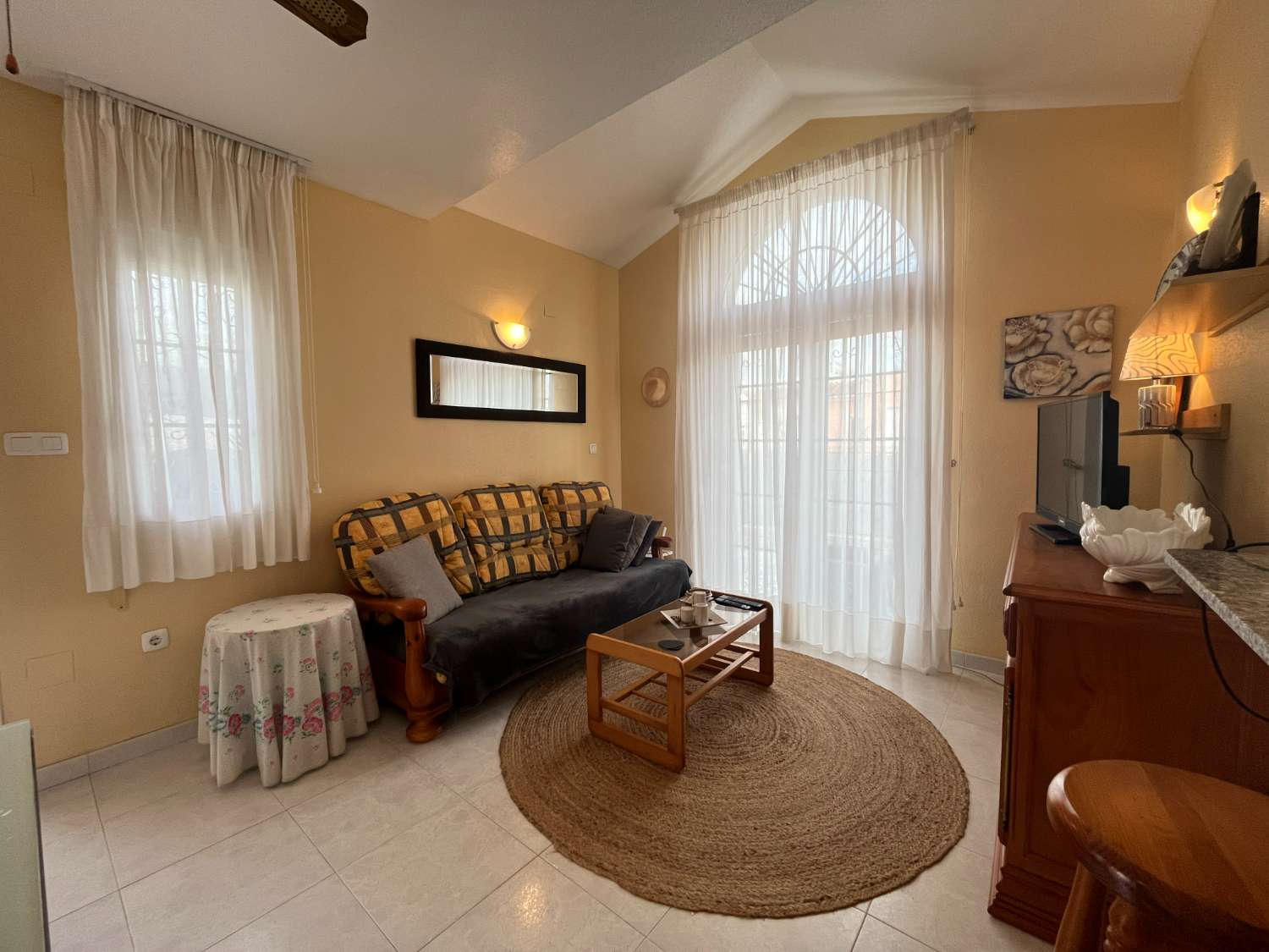 Encantador bungalow de 2 dormitorios cerca del Lago Rosa de Torrevieja