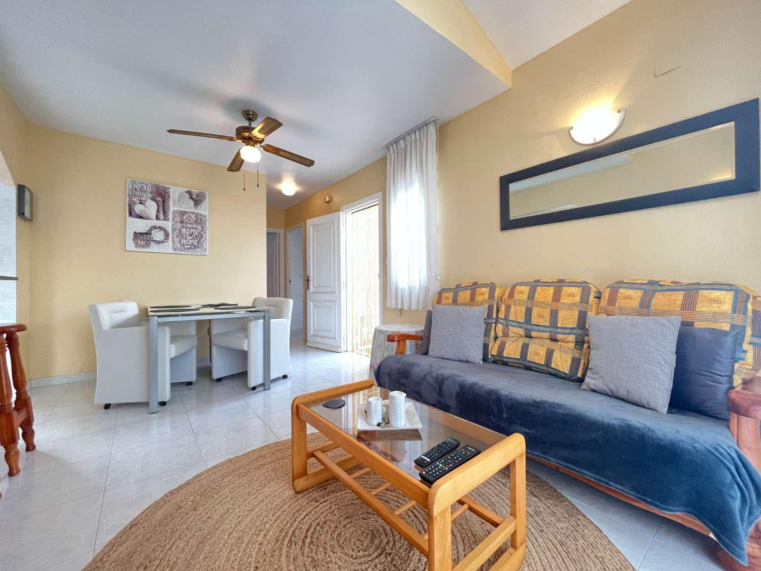 Encantador bungalow de 2 dormitorios cerca del Lago Rosa de Torrevieja