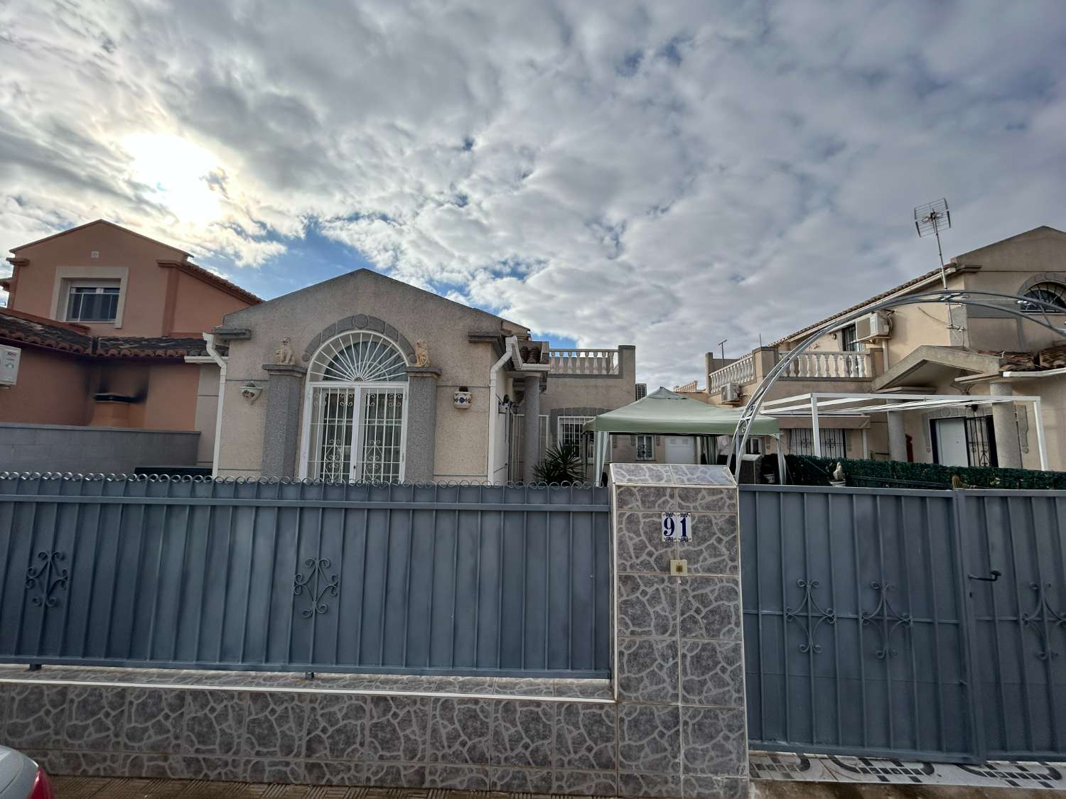 Encantador bungalow de 2 dormitorios cerca del Lago Rosa de Torrevieja