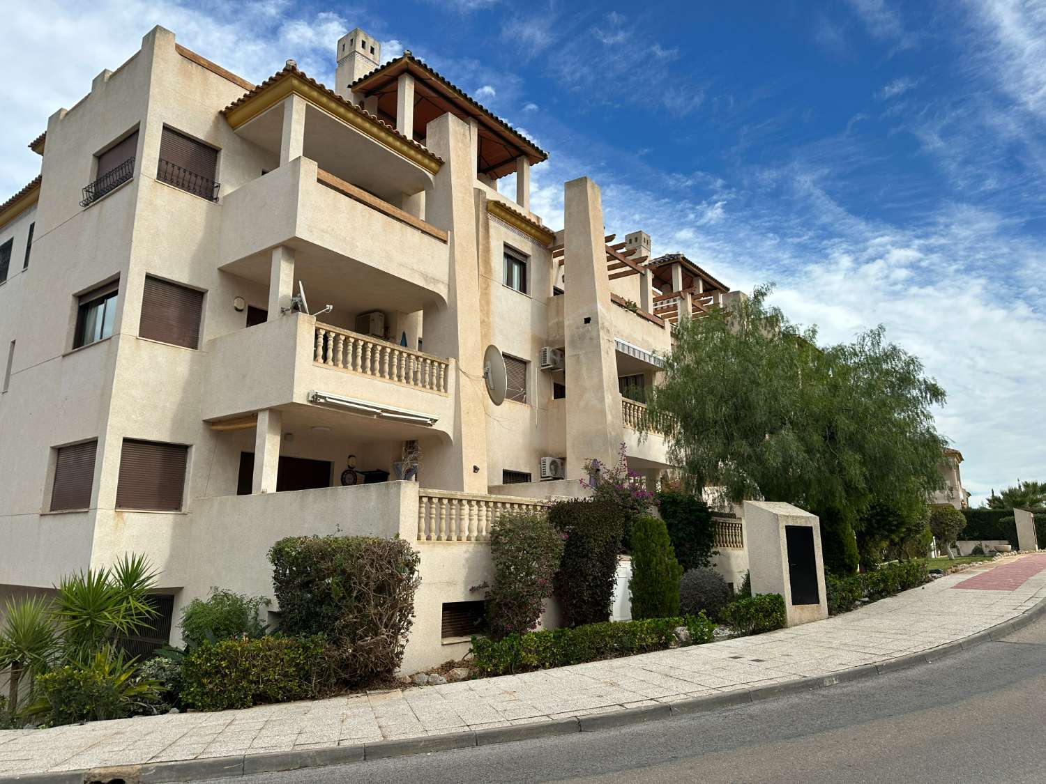Amplio apartamento de 2 dormitorios en Las Ramblas Golf