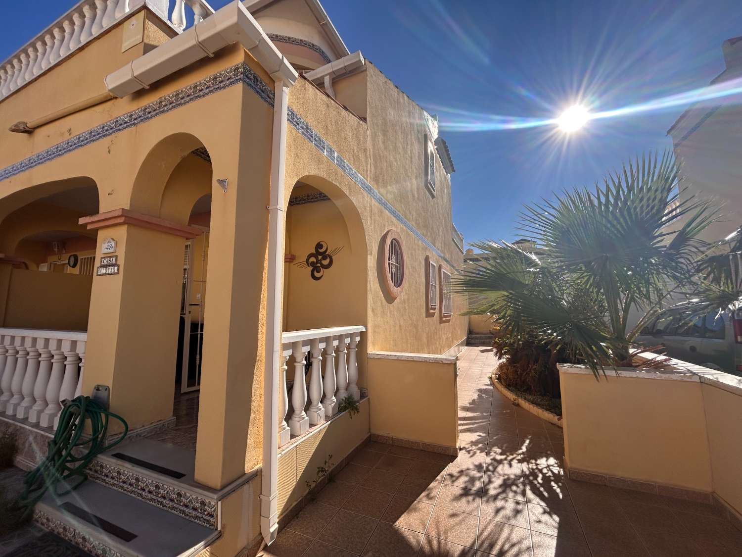 Preciosa casa adosada de 3 dormitorios con piscina comunitaria