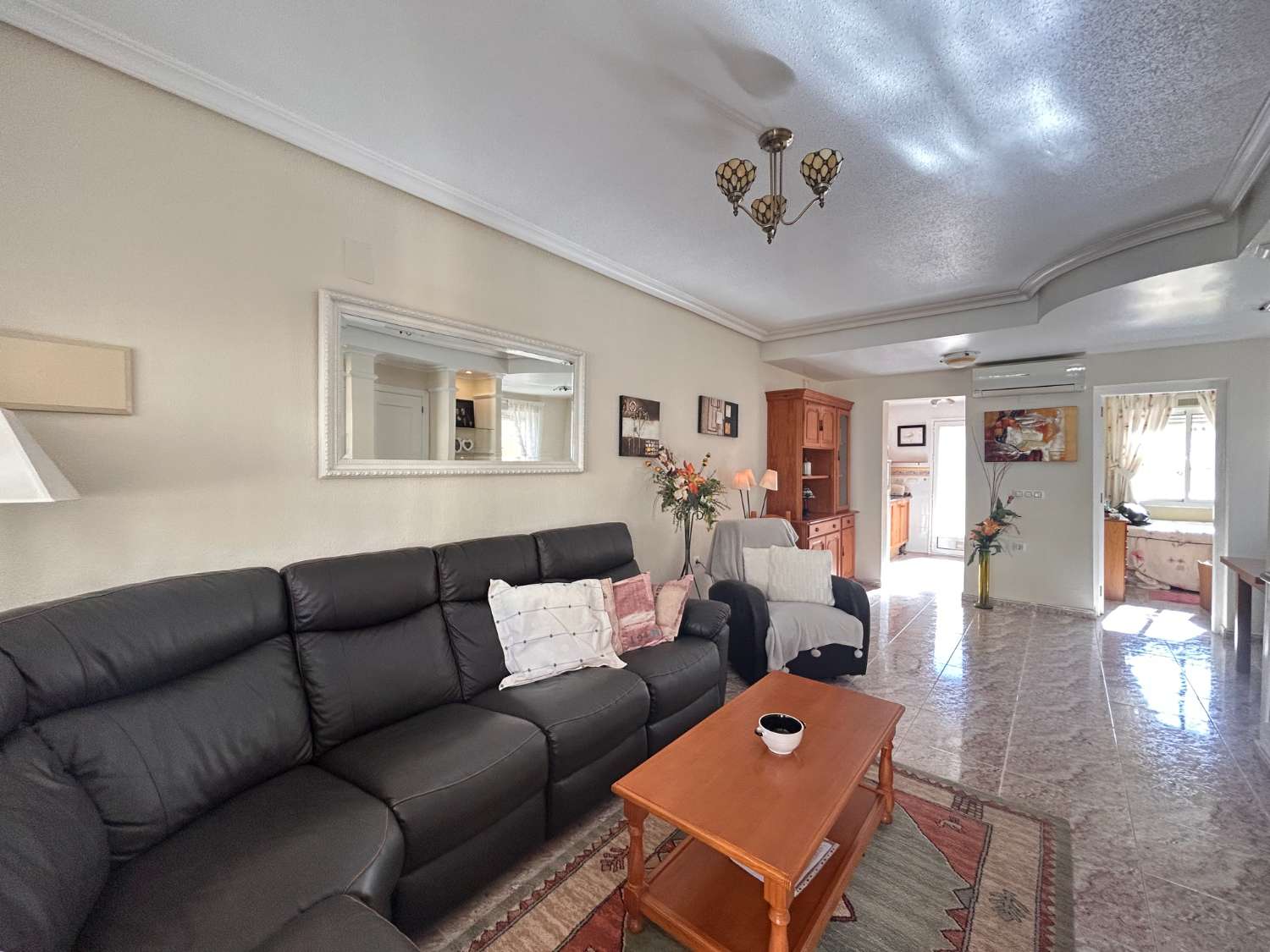 Preciosa casa adosada de 3 dormitorios con piscina comunitaria
