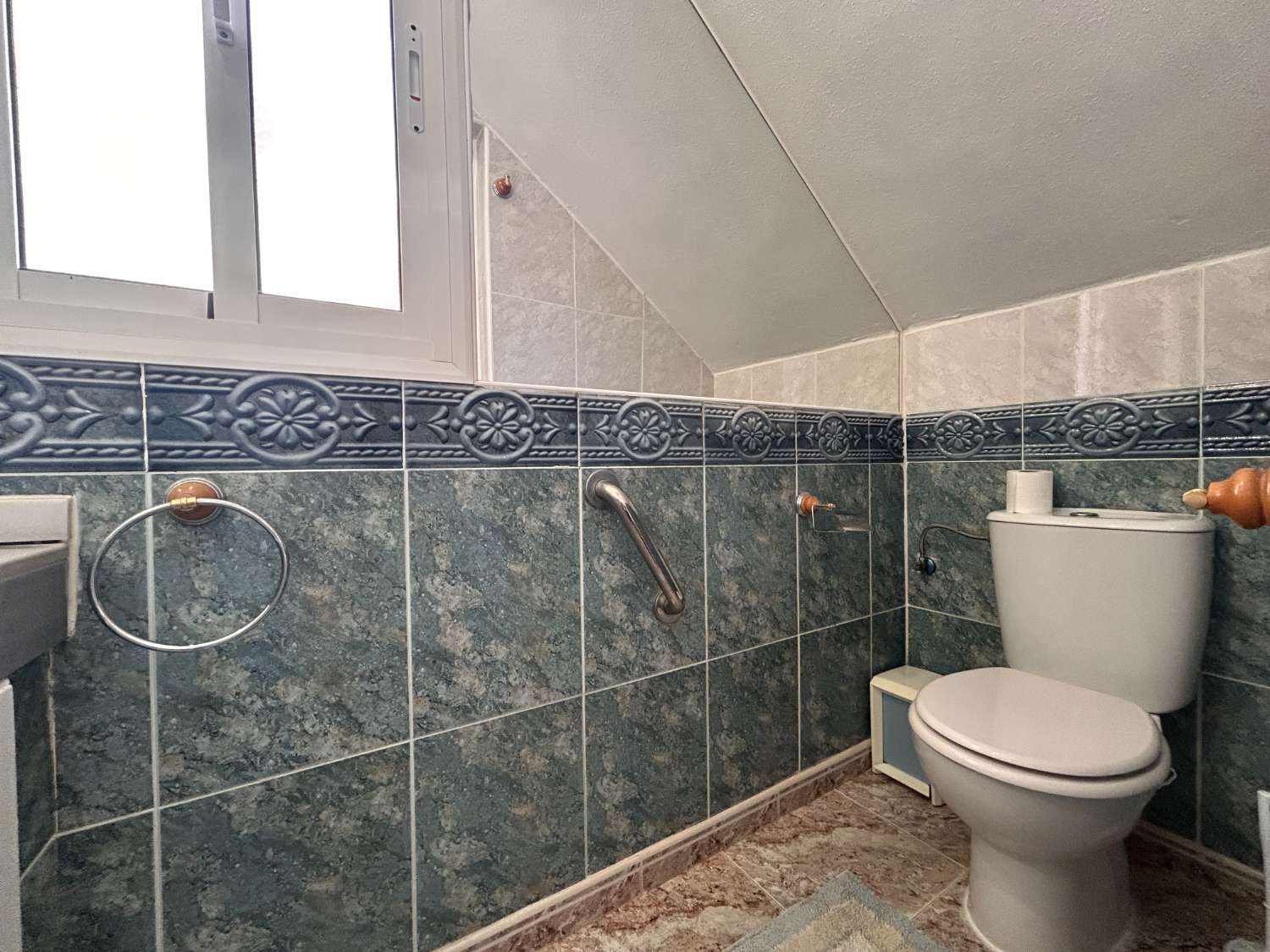 Preciosa casa adosada de 3 dormitorios con piscina comunitaria