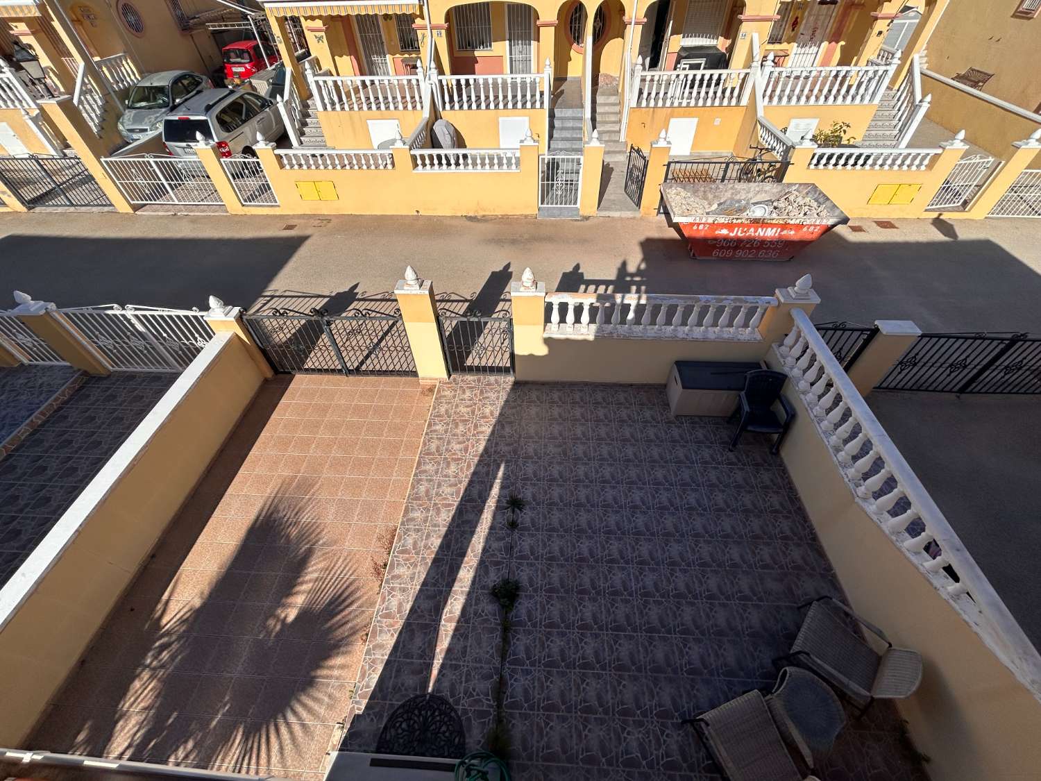 Preciosa casa adosada de 3 dormitorios con piscina comunitaria