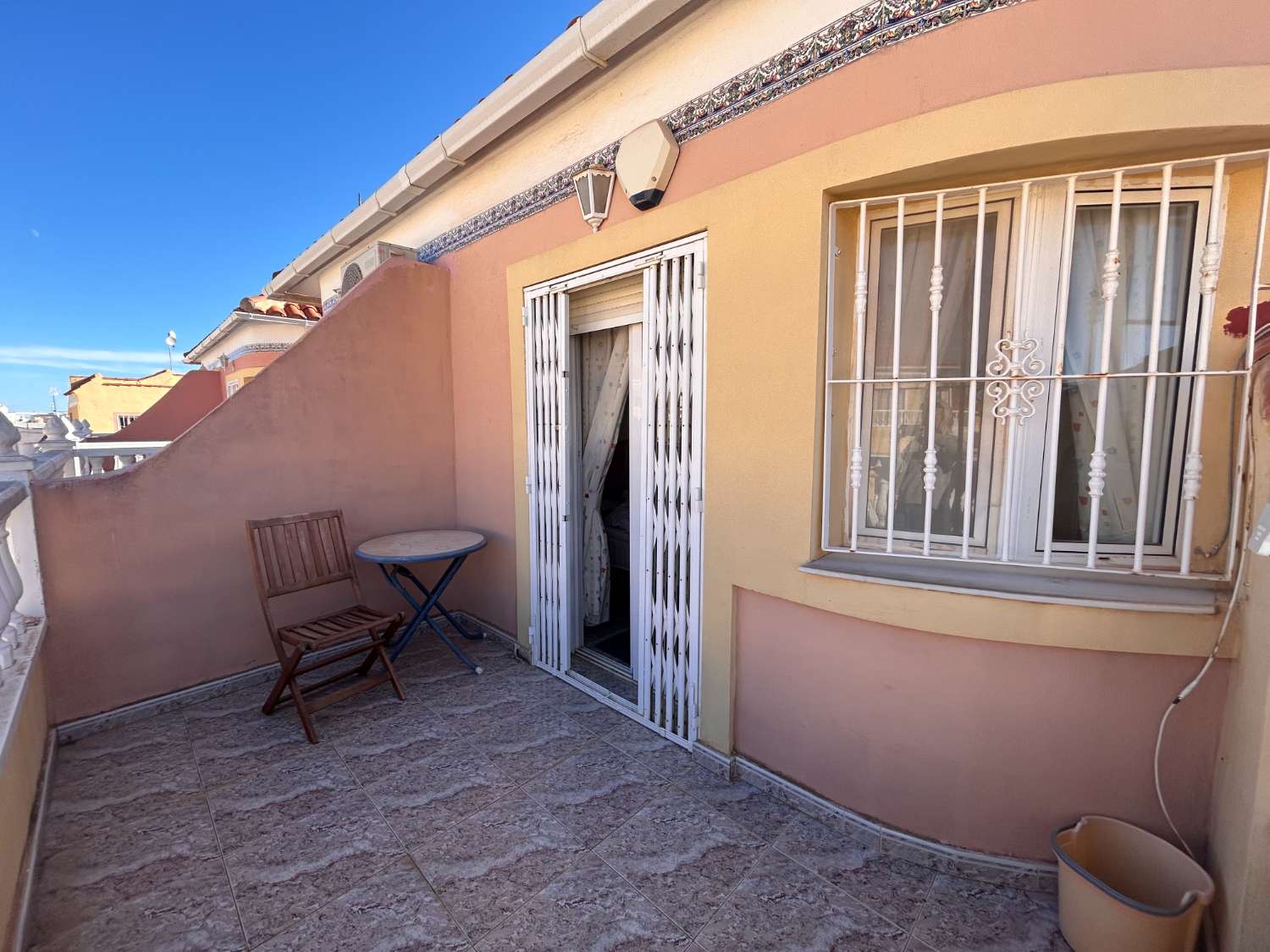 Preciosa casa adosada de 3 dormitorios con piscina comunitaria