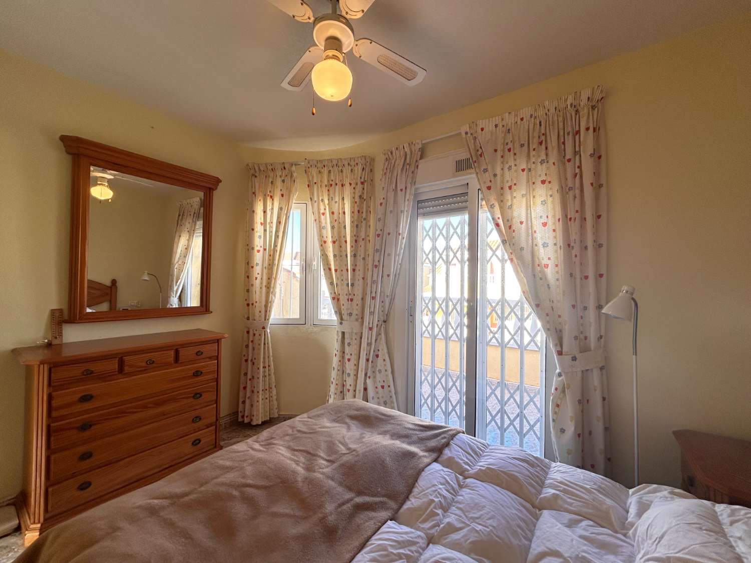 Preciosa casa adosada de 3 dormitorios con piscina comunitaria