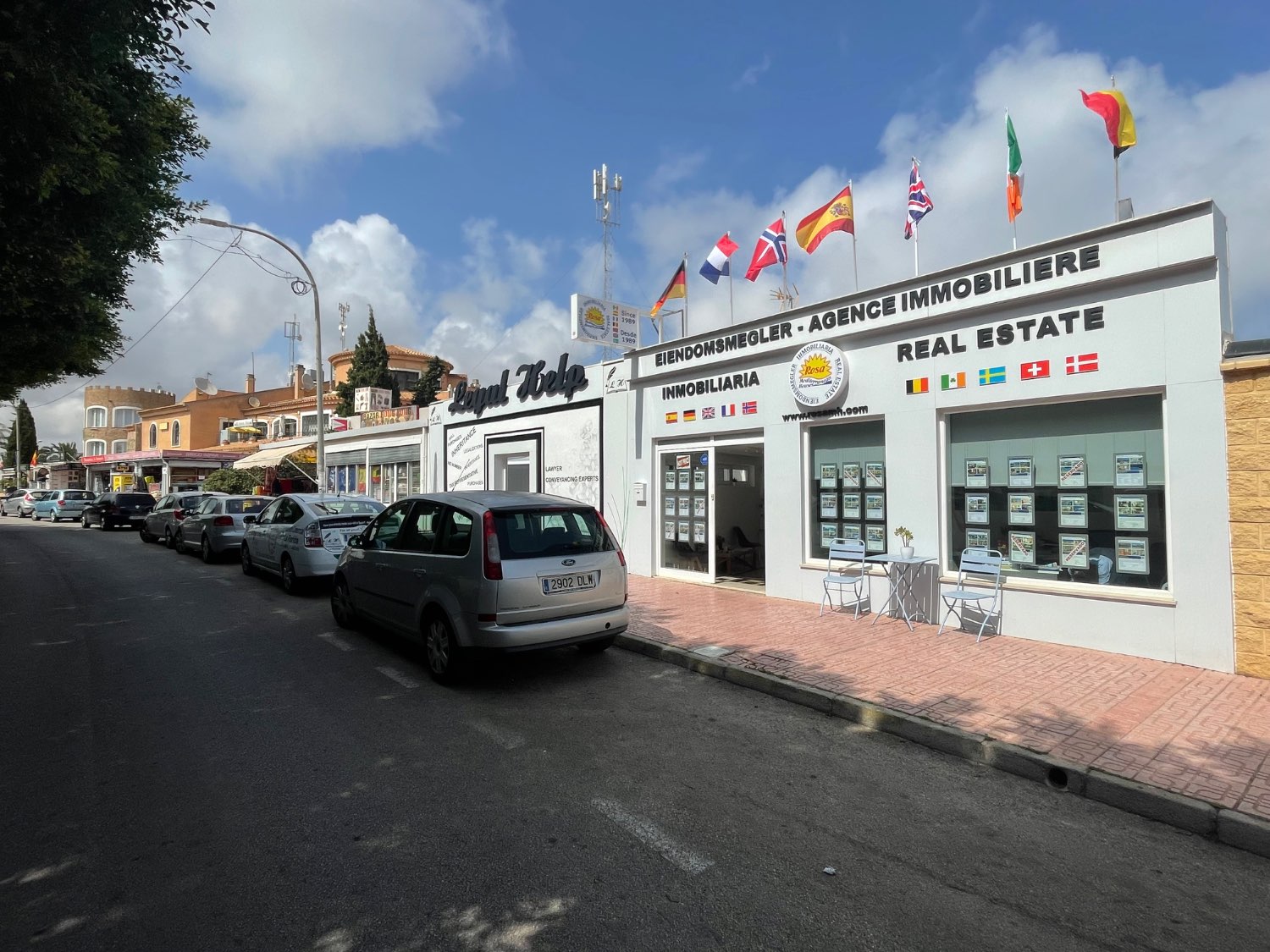 Hjørnestudio med utsikt over bassenget i La Florida, Orihuela Costa