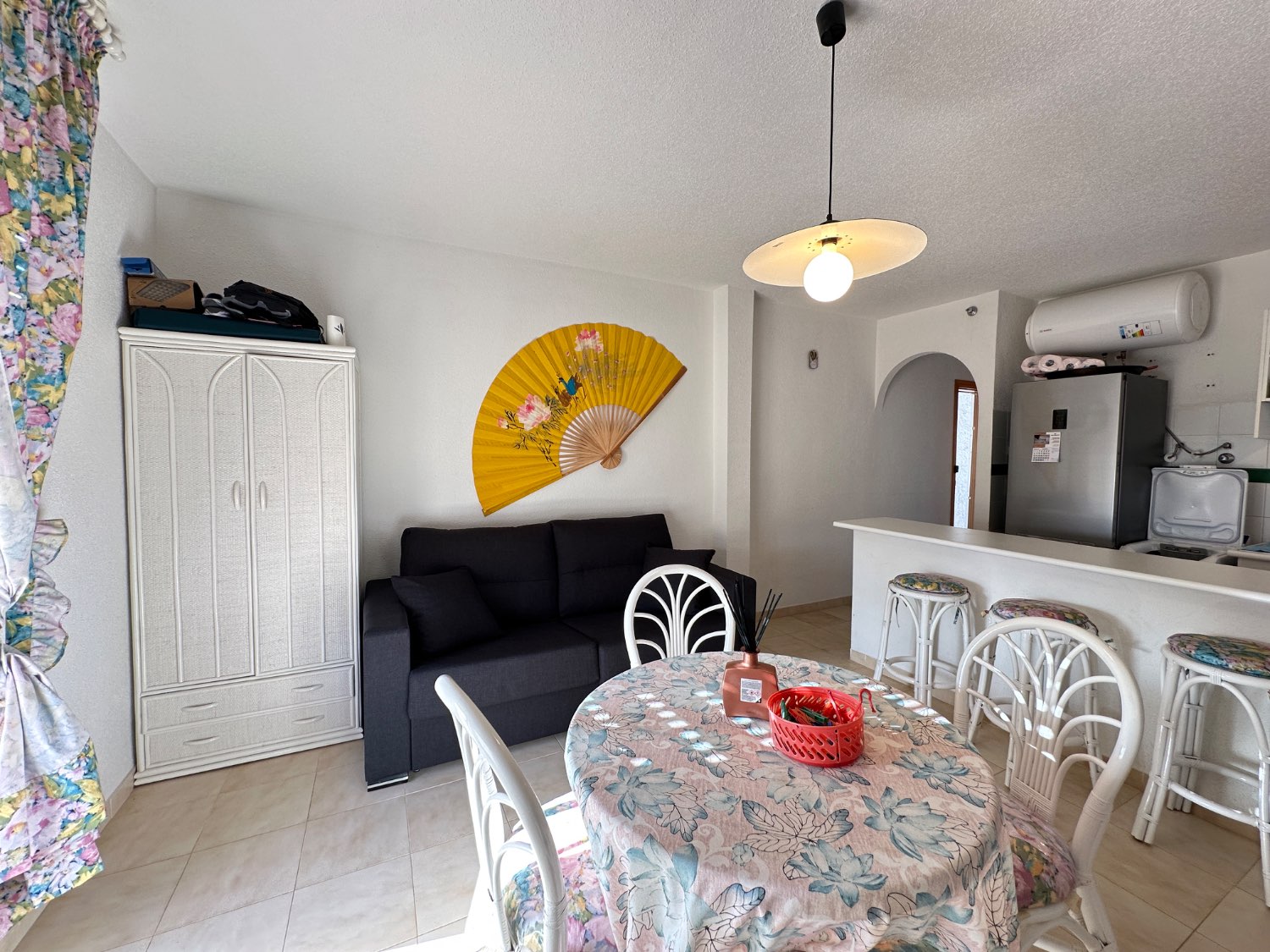 Hjørnestudio med utsikt over bassenget i La Florida, Orihuela Costa