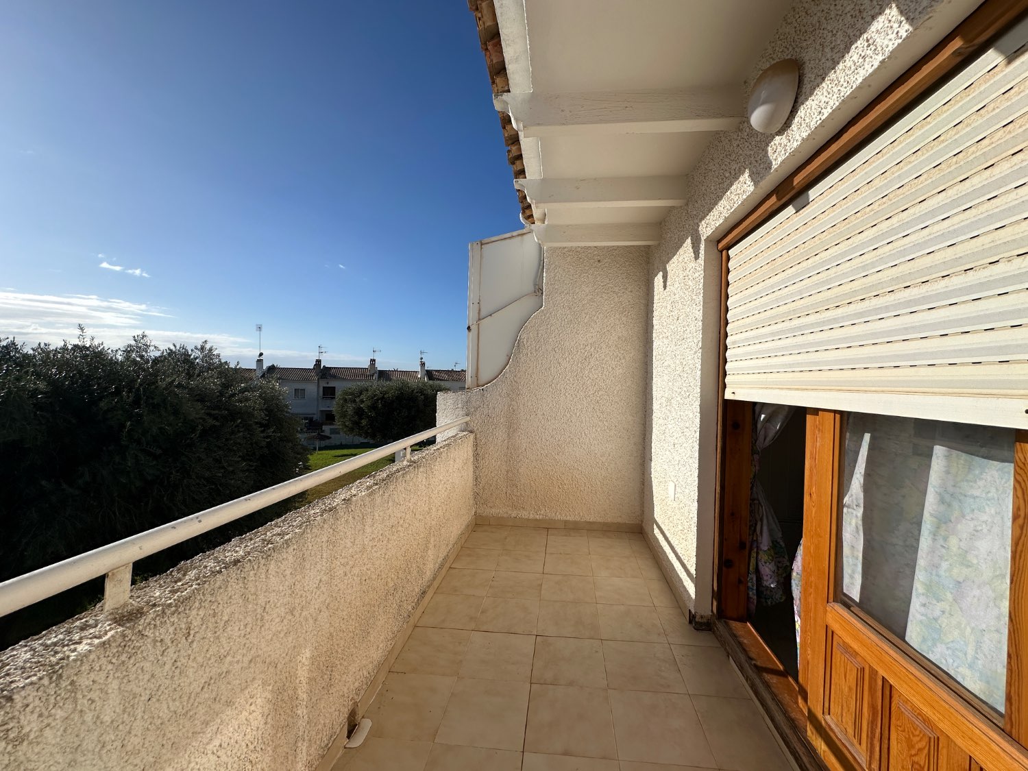 Hjørnestudio med utsikt over bassenget i La Florida, Orihuela Costa