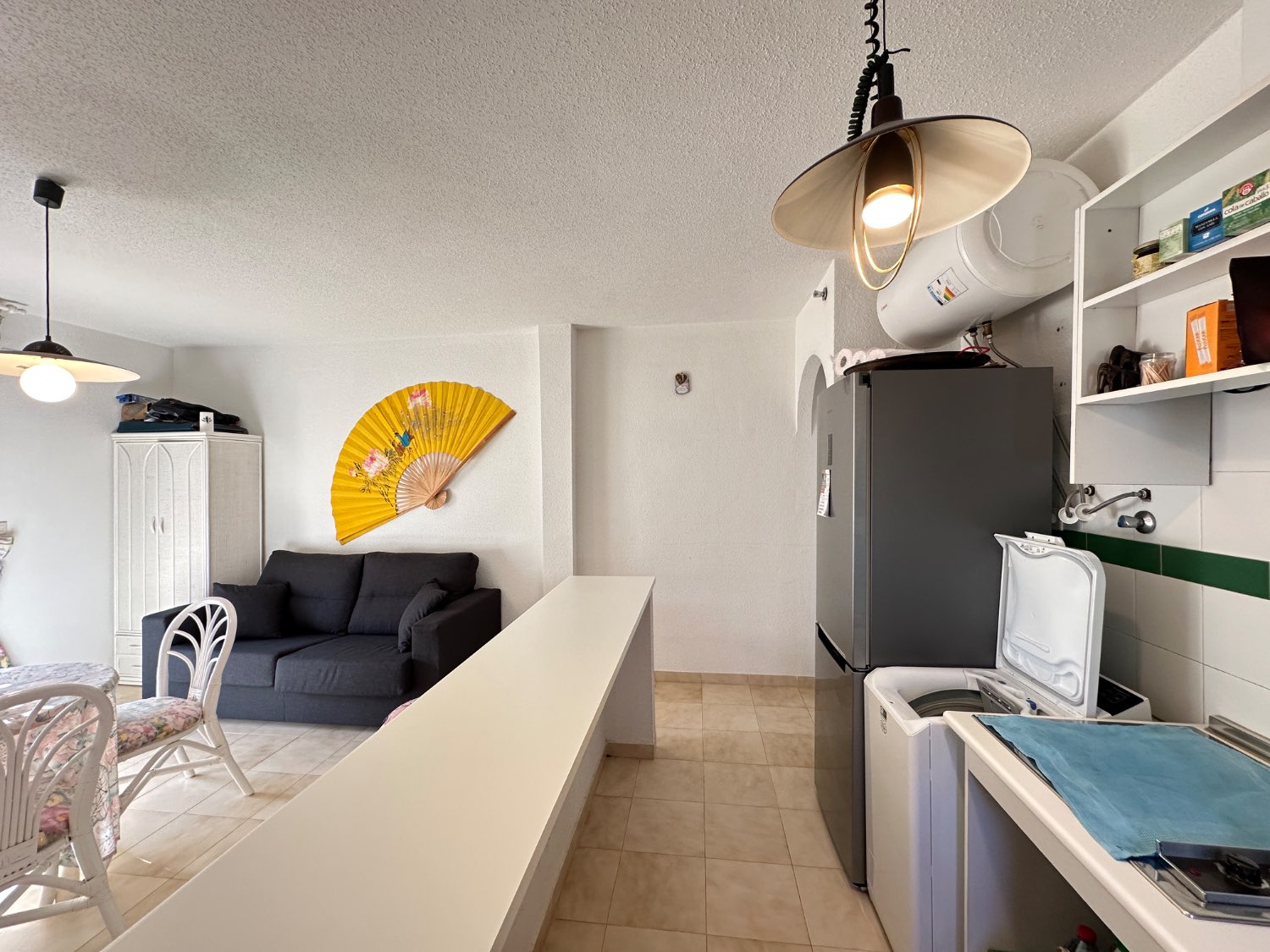 Hjørnestudio med utsikt over bassenget i La Florida, Orihuela Costa