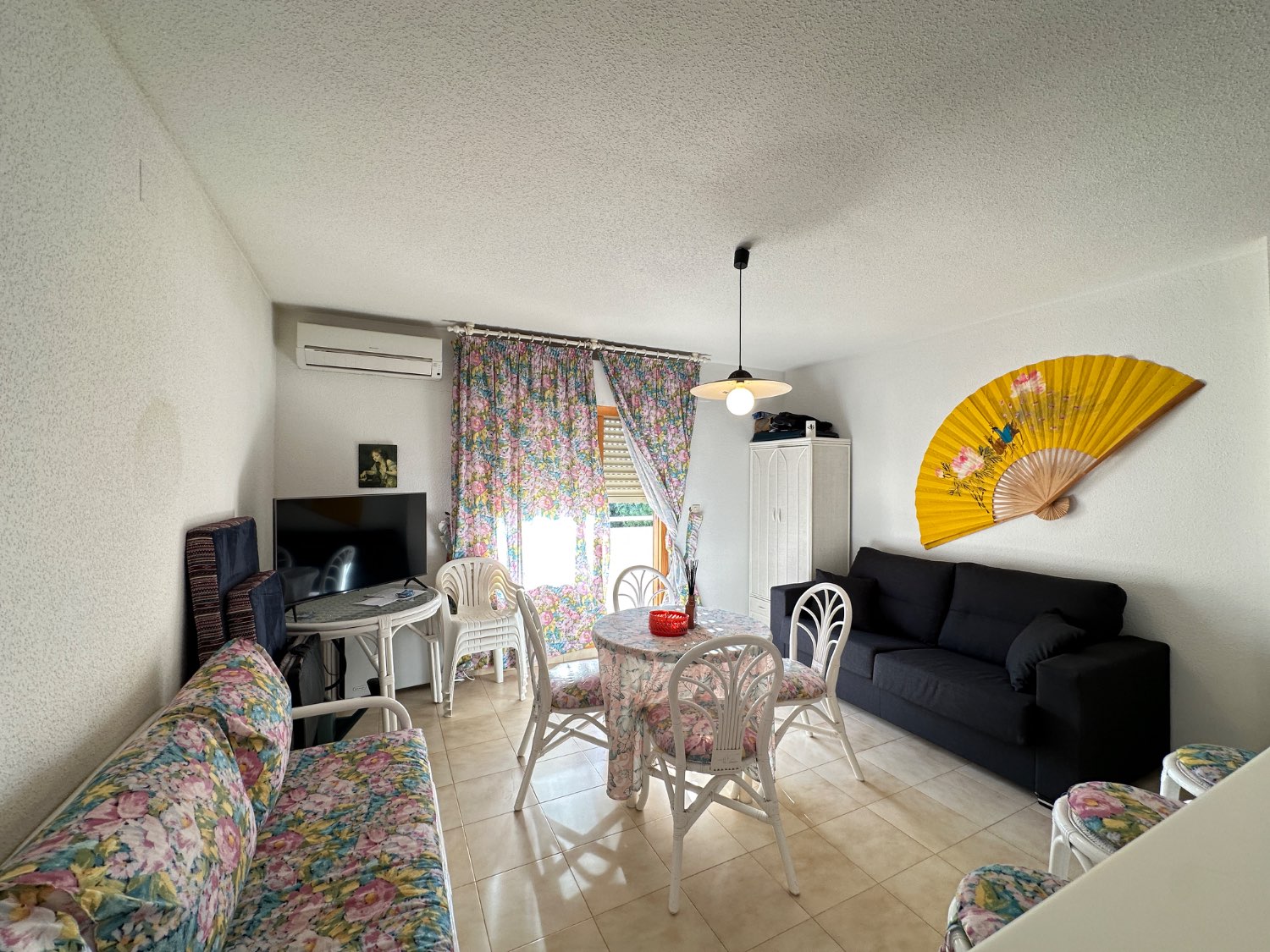 Hjørnestudio med utsikt over bassenget i La Florida, Orihuela Costa