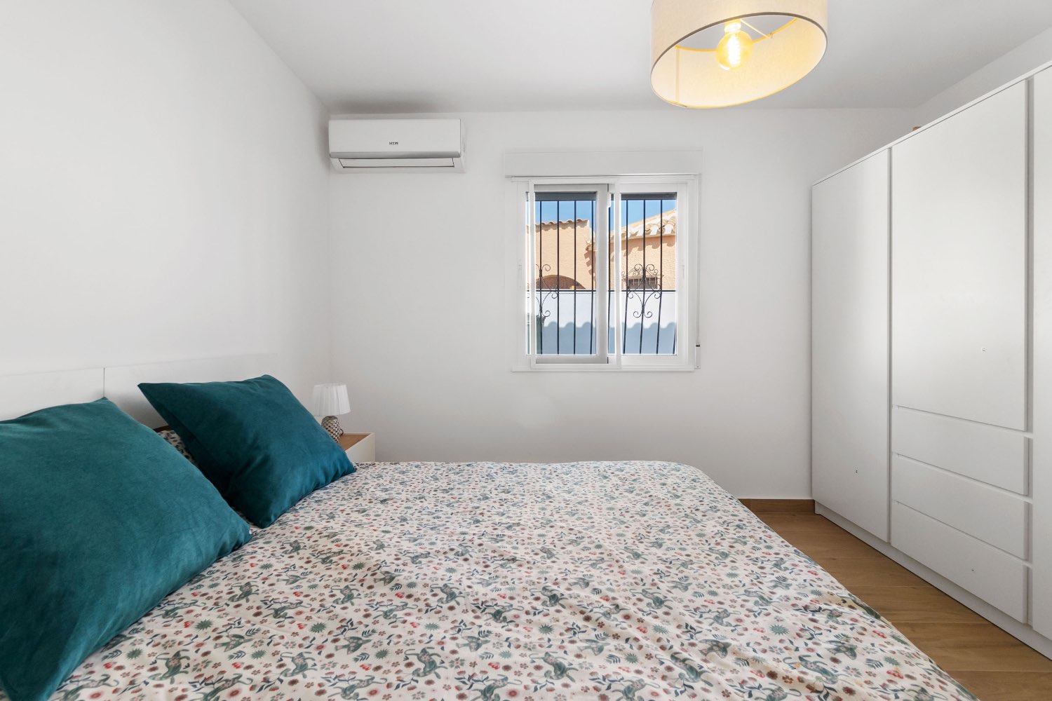Вилла в продаже в Los Almendros-La Florida (Orihuela)