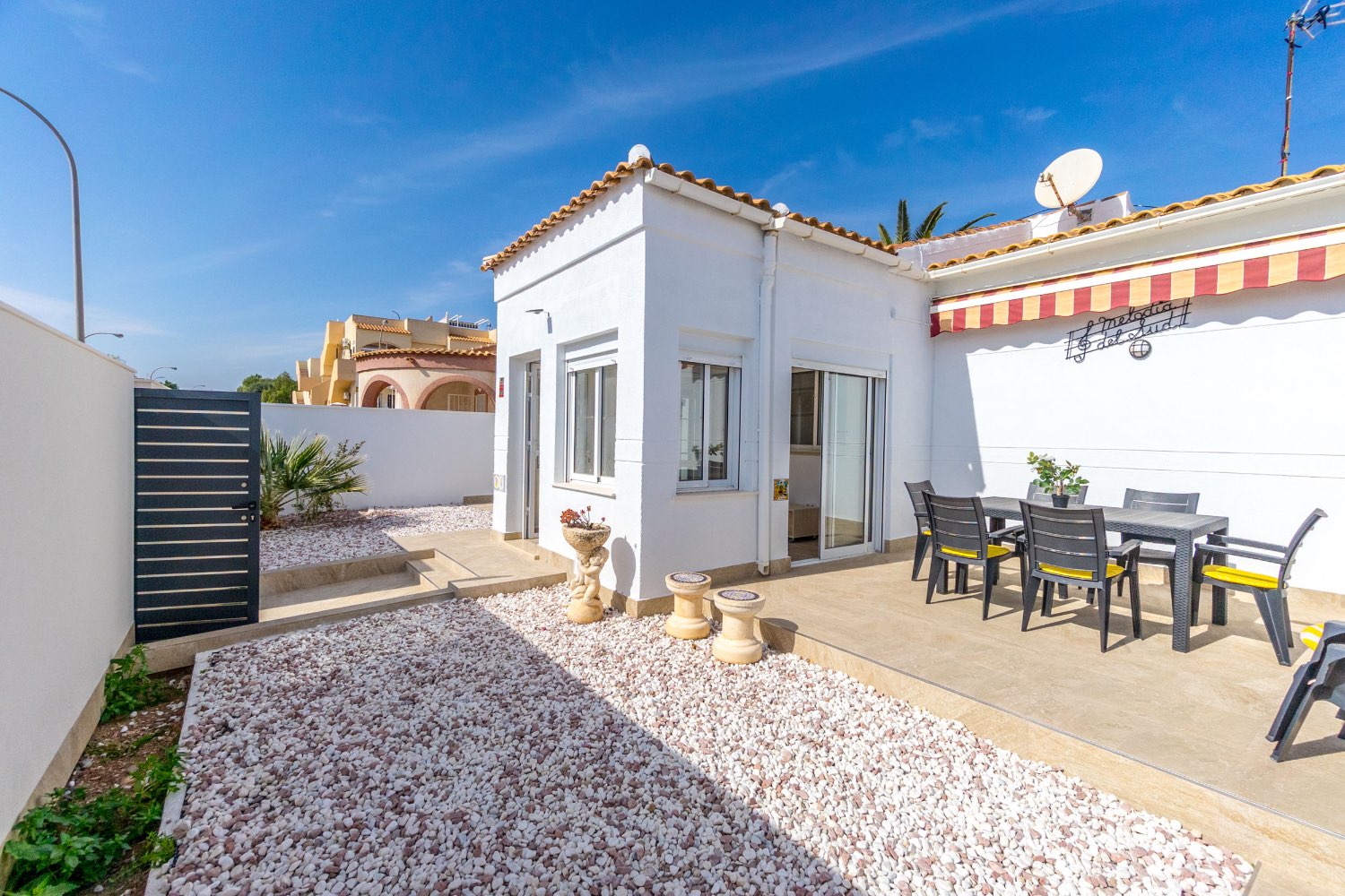 Вилла в продаже в Los Almendros-La Florida (Orihuela)