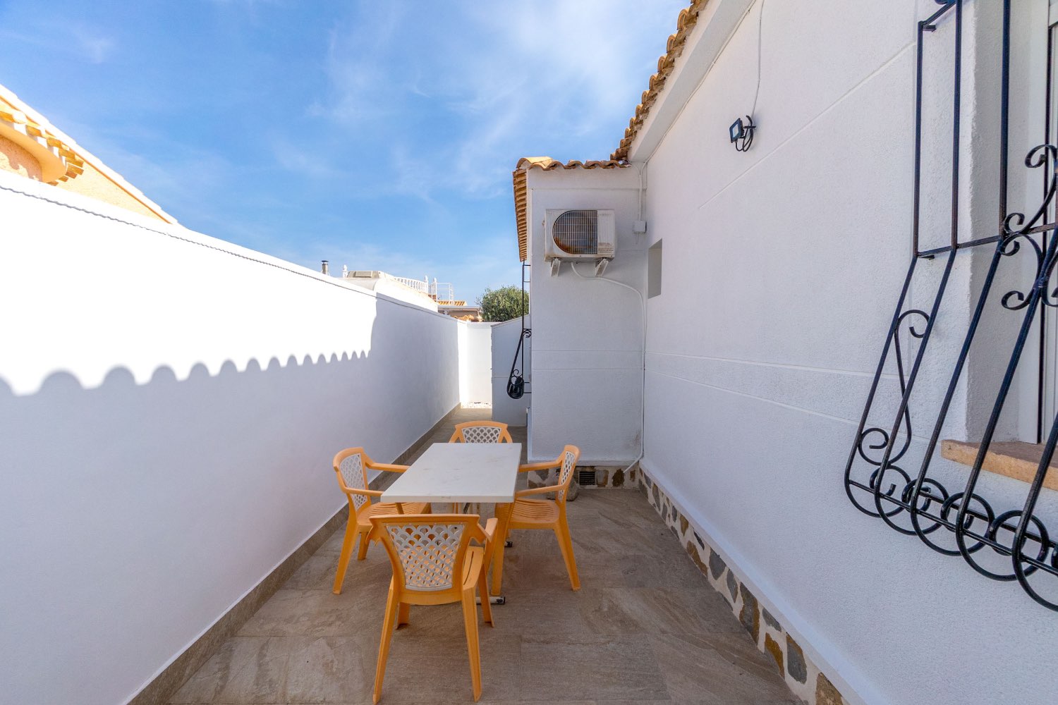Вилла в продаже в Los Almendros-La Florida (Orihuela)