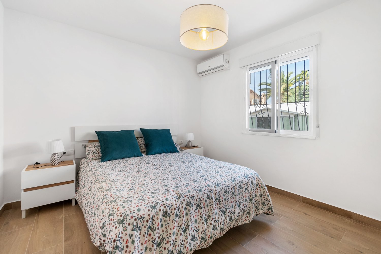 Вилла в продаже в Los Almendros-La Florida (Orihuela)