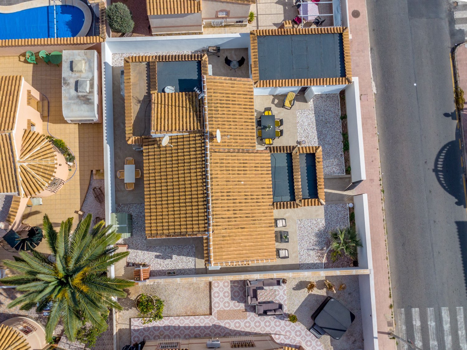 Вилла в продаже в Los Almendros-La Florida (Orihuela)