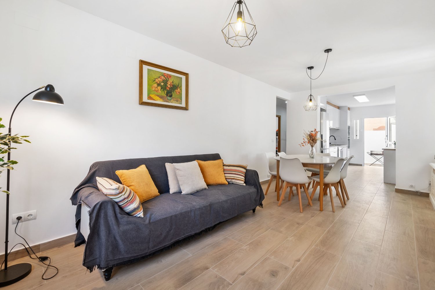 Вилла в продаже в Los Almendros-La Florida (Orihuela)