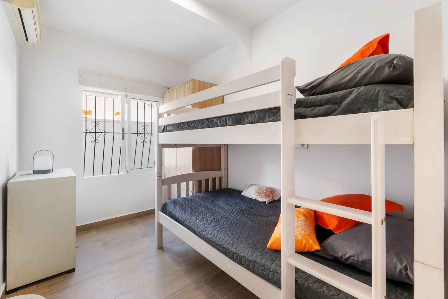 Вилла в продаже в Los Almendros-La Florida (Orihuela)