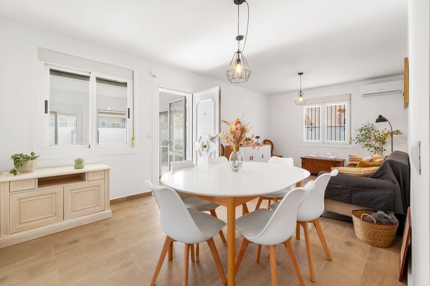 Вилла в продаже в Los Almendros-La Florida (Orihuela)