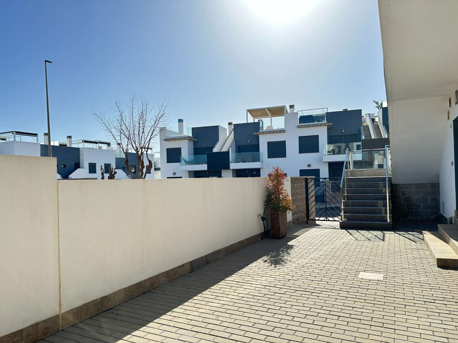 Moderne Studio i Pilar de LA Horadada