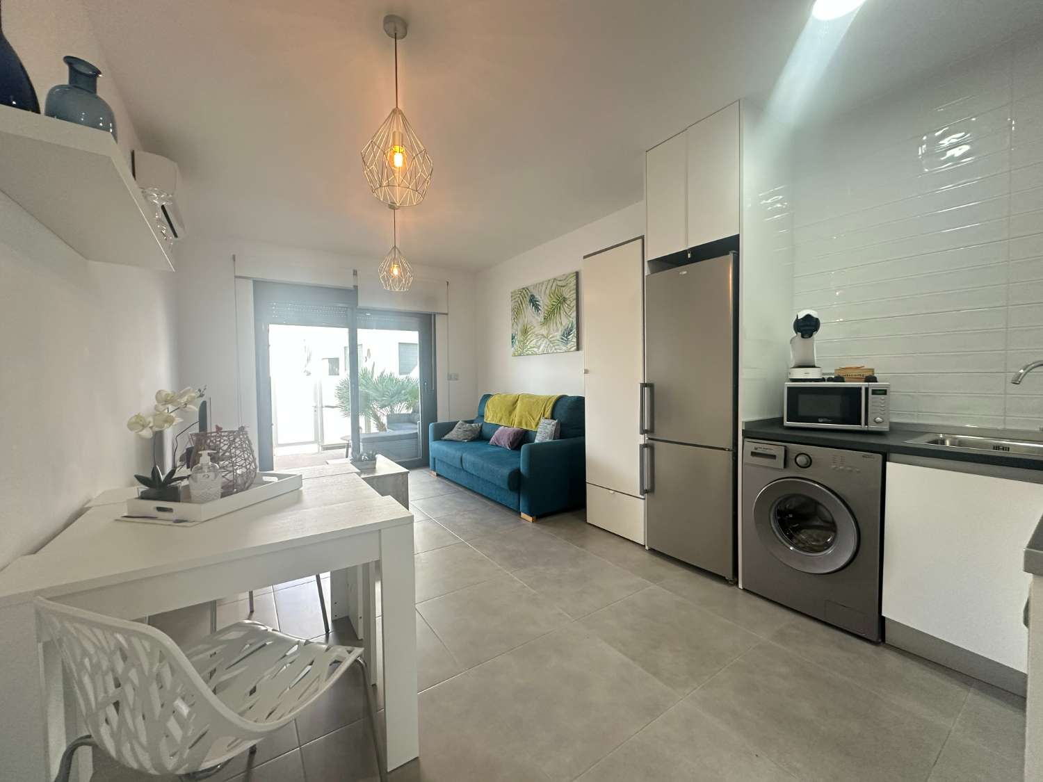 Moderne Studio i Pilar de LA Horadada
