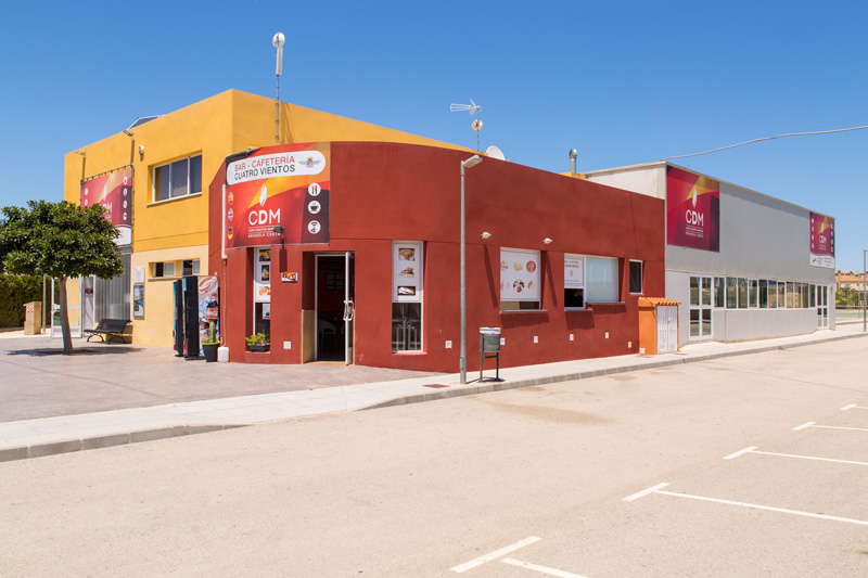 Apartamento en planta alta con jardín en Playa Flamenca