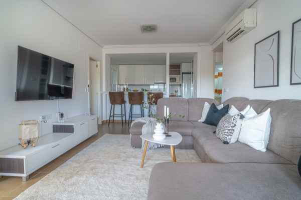 Bel appartement 2 chambres, 2 salles de bains avec 1 piscine commune sur Zenia Mar à Orihuela costa