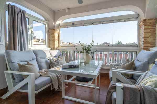 Bel appartement 2 chambres, 2 salles de bains avec 1 piscine commune sur Zenia Mar à Orihuela costa