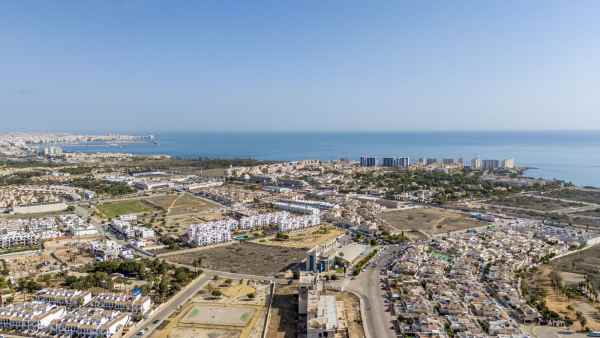 Bel appartement 2 chambres, 2 salles de bains avec 1 piscine commune sur Zenia Mar à Orihuela costa