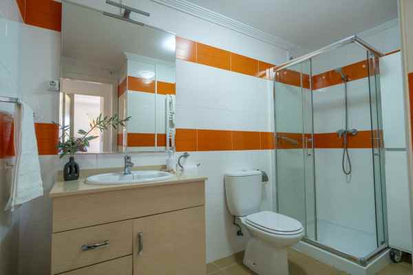Bel appartement 2 chambres, 2 salles de bains avec 1 piscine commune sur Zenia Mar à Orihuela costa