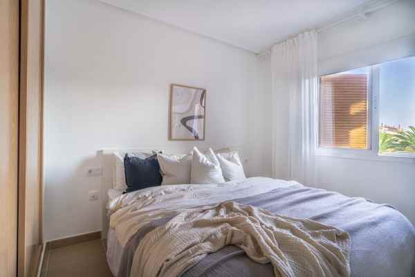 Bel appartement 2 chambres, 2 salles de bains avec 1 piscine commune sur Zenia Mar à Orihuela costa
