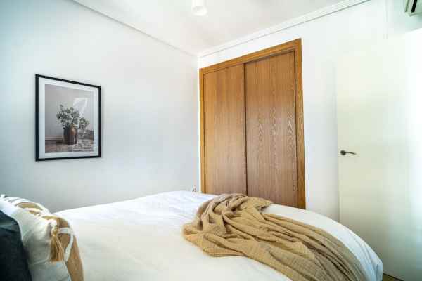 Bel appartement 2 chambres, 2 salles de bains avec 1 piscine commune sur Zenia Mar à Orihuela costa