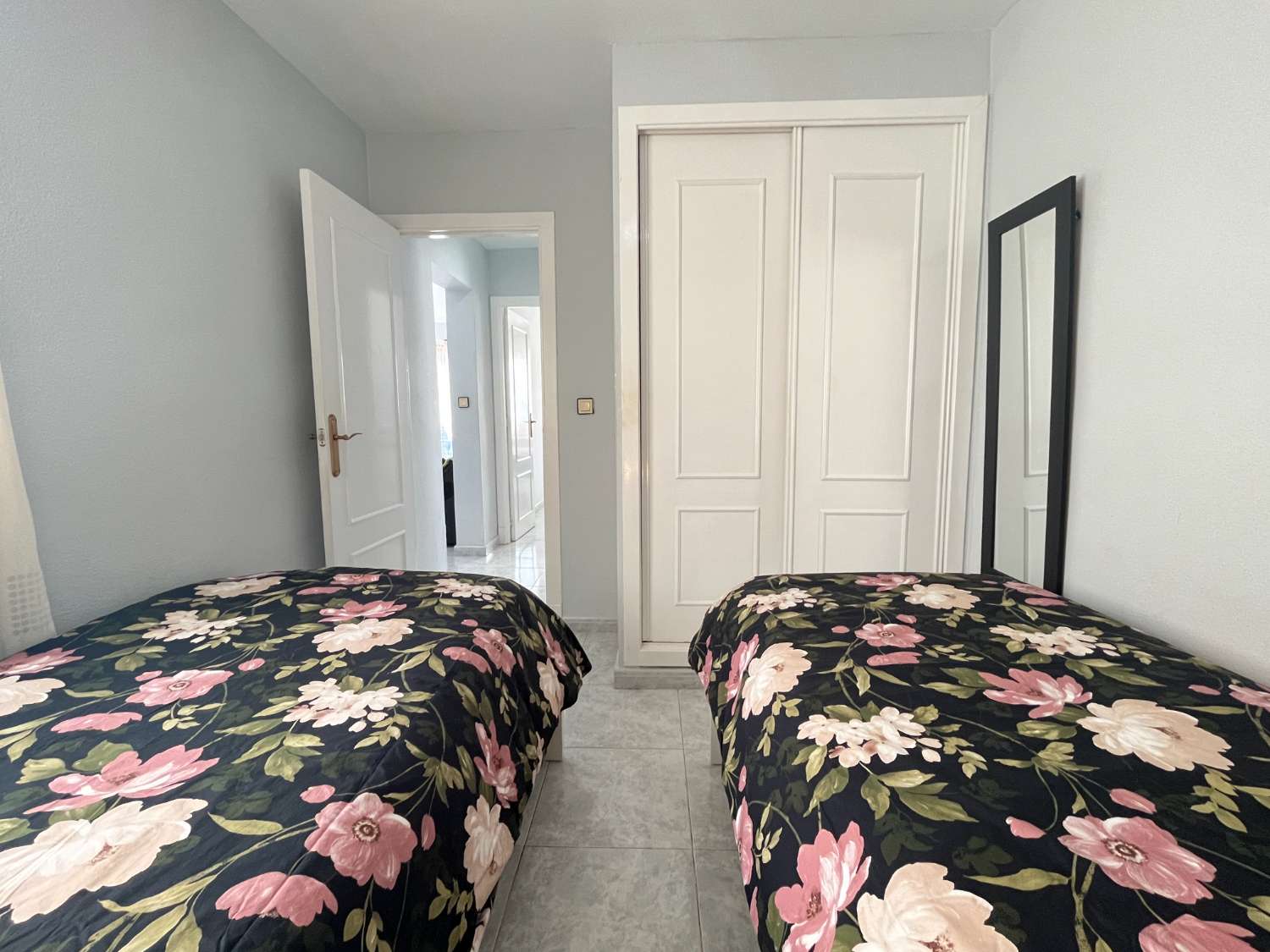 Apartamento en Planta alta de 2 dormitorios y solarium privado con vistas al Mar