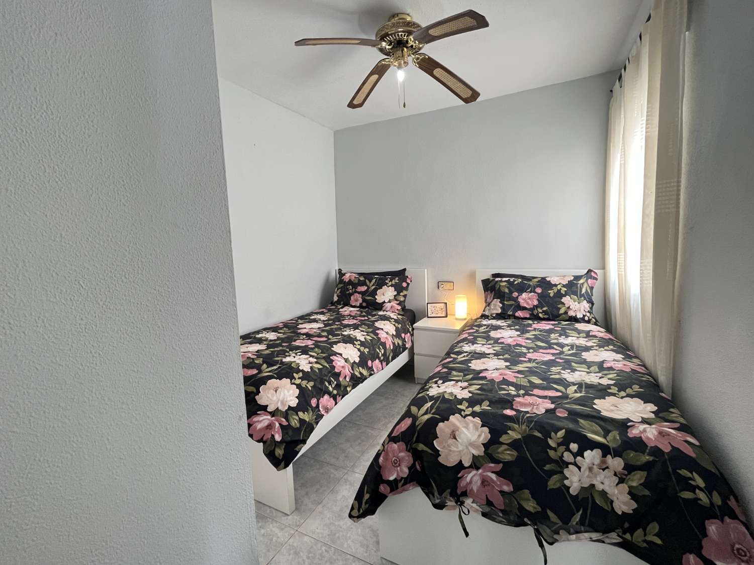 Apartamento en Planta alta de 2 dormitorios y solarium privado con vistas al Mar