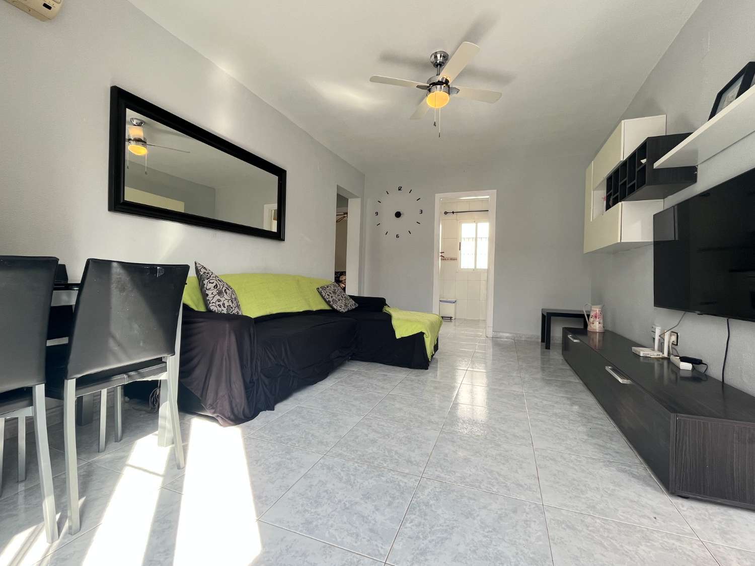 Apartamento en Planta alta de 2 dormitorios y solarium privado con vistas al Mar