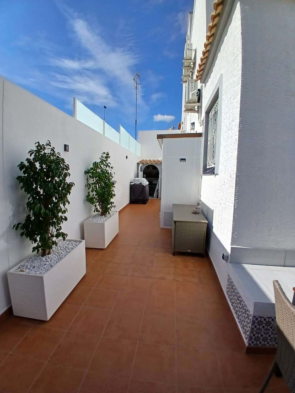 Dúplex de 3 dormitorios y 2 baños con 2 piscinas comunitarias