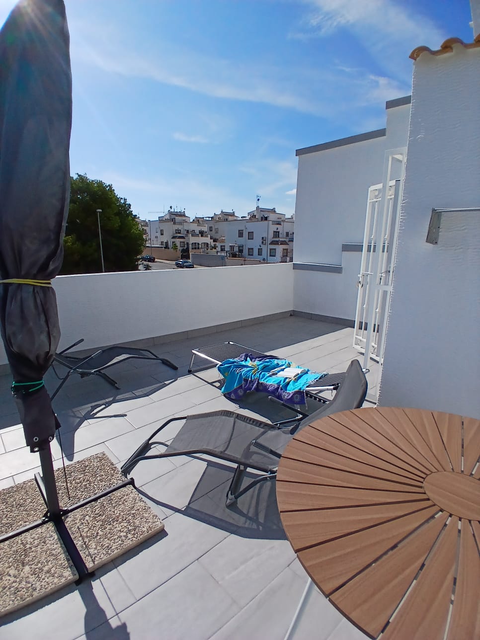 Dúplex de 3 dormitorios y 2 baños con 2 piscinas comunitarias