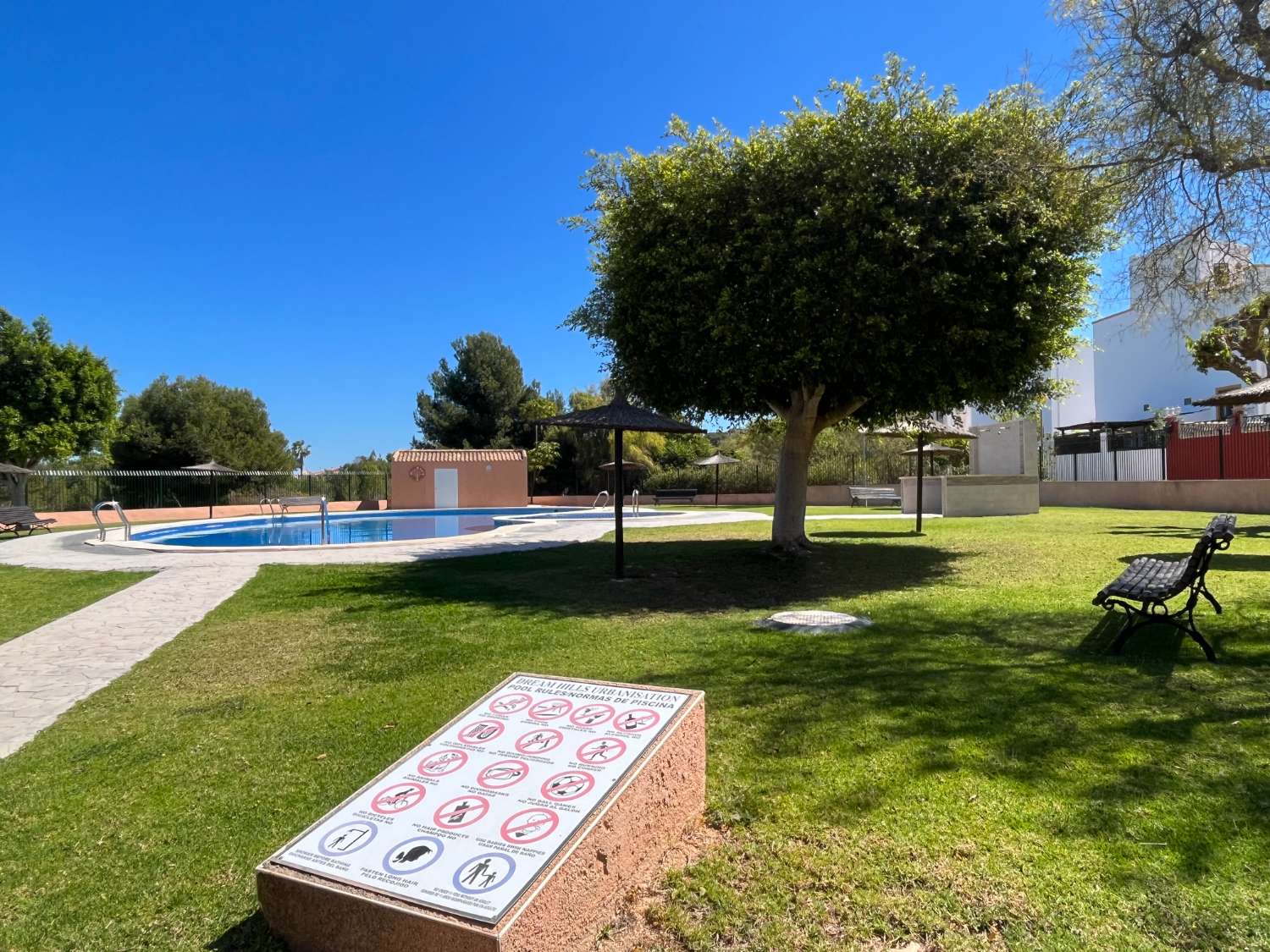 Dúplex de 3 dormitorios y 2 baños con 2 piscinas comunitarias