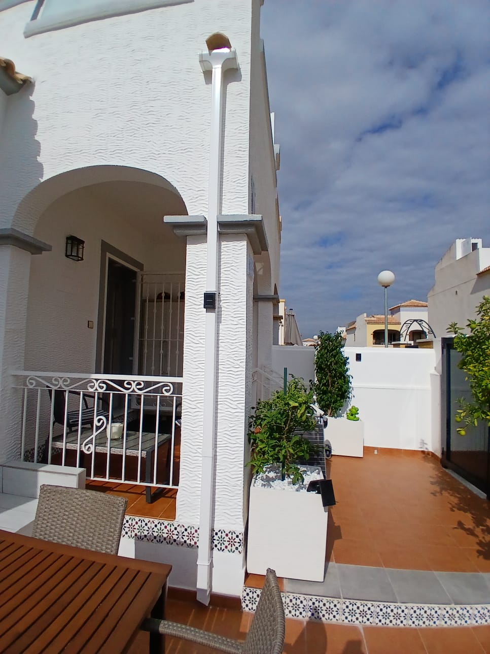 Dúplex de 3 dormitorios y 2 baños con 2 piscinas comunitarias