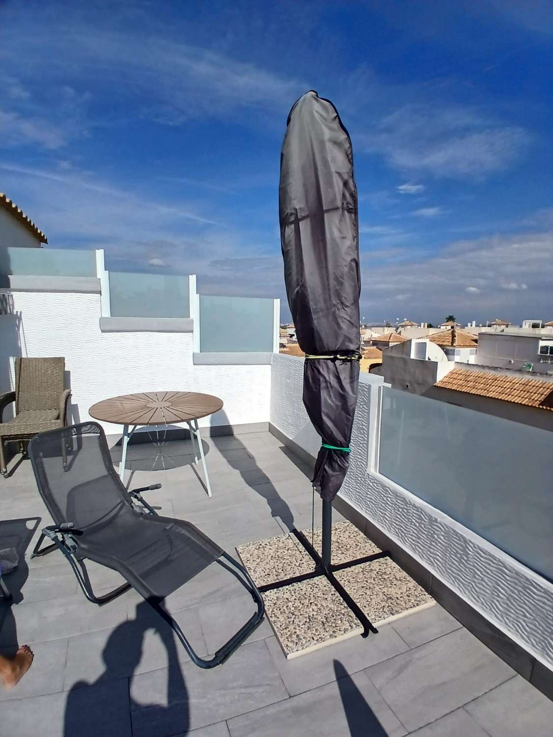 Dúplex de 3 dormitorios y 2 baños con 2 piscinas comunitarias