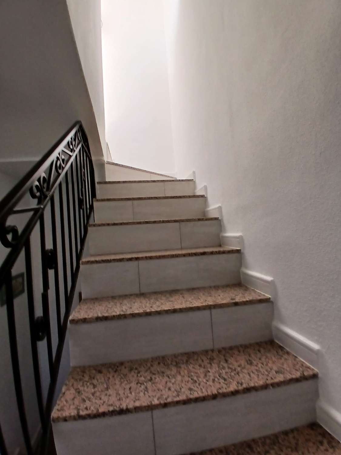Dúplex de 3 dormitorios y 2 baños con 2 piscinas comunitarias