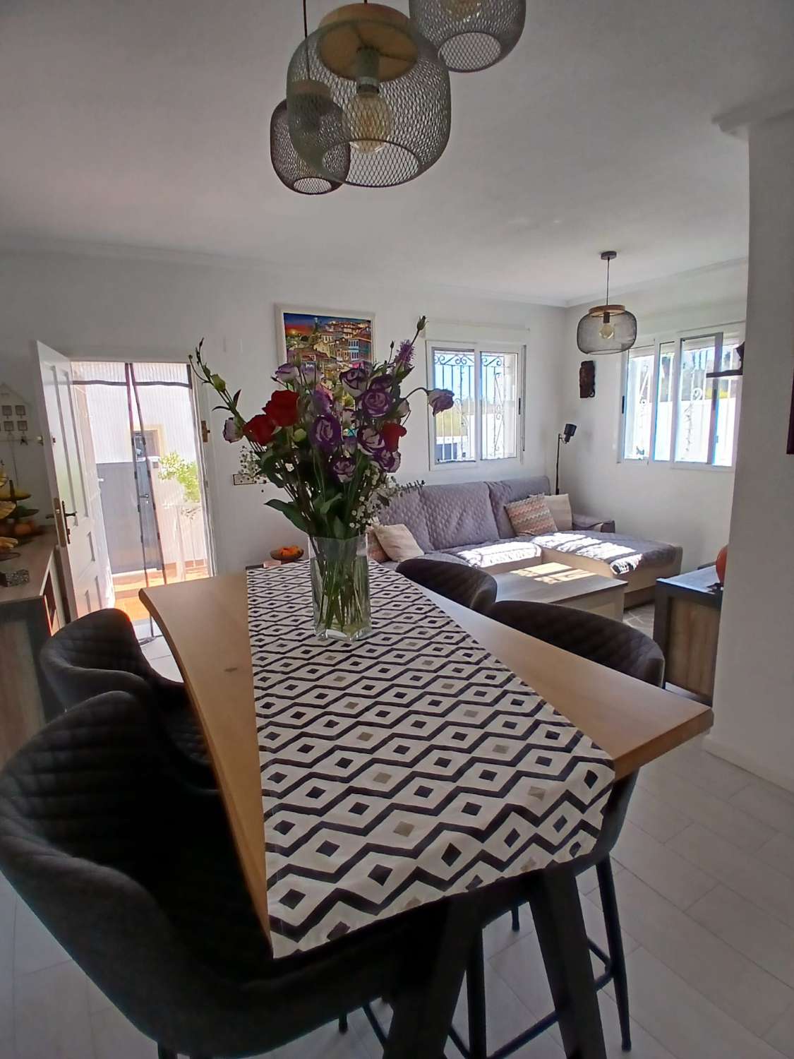 Dúplex de 3 dormitorios y 2 baños con 2 piscinas comunitarias