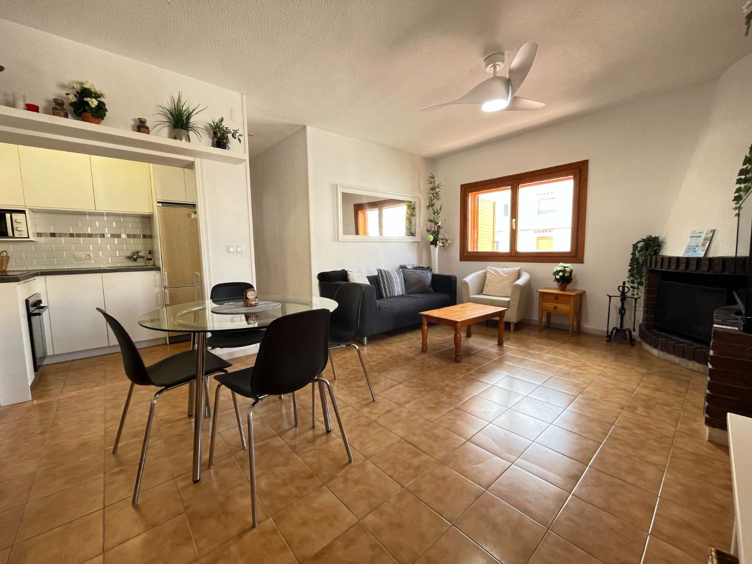 Precioso apartamento de 3 dormitorios y 1 baño cerca de la playa de la Mata.